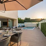 Maricolline I Private Pool Oasis Near Old Town * Albufeira