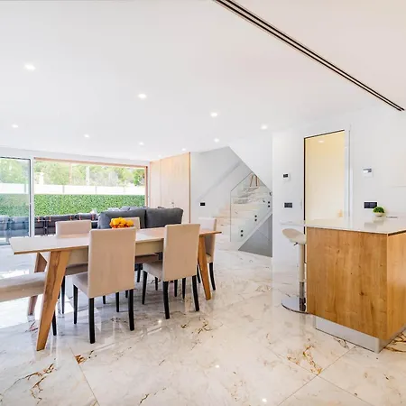 Vila La Colline I Private Pool Oasis Near Old Town *