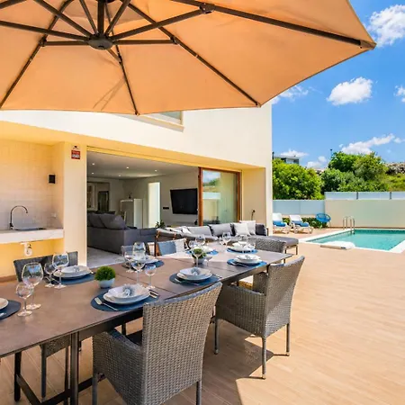 Maricolline I Private Pool Oasis Near Old Town Willa