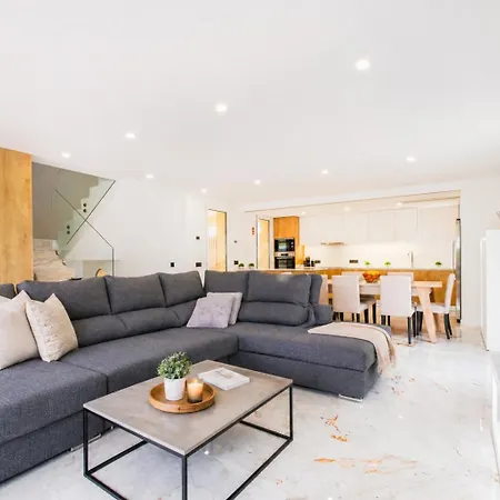 Maricolline I Private Pool Oasis Near Old Town Willa *